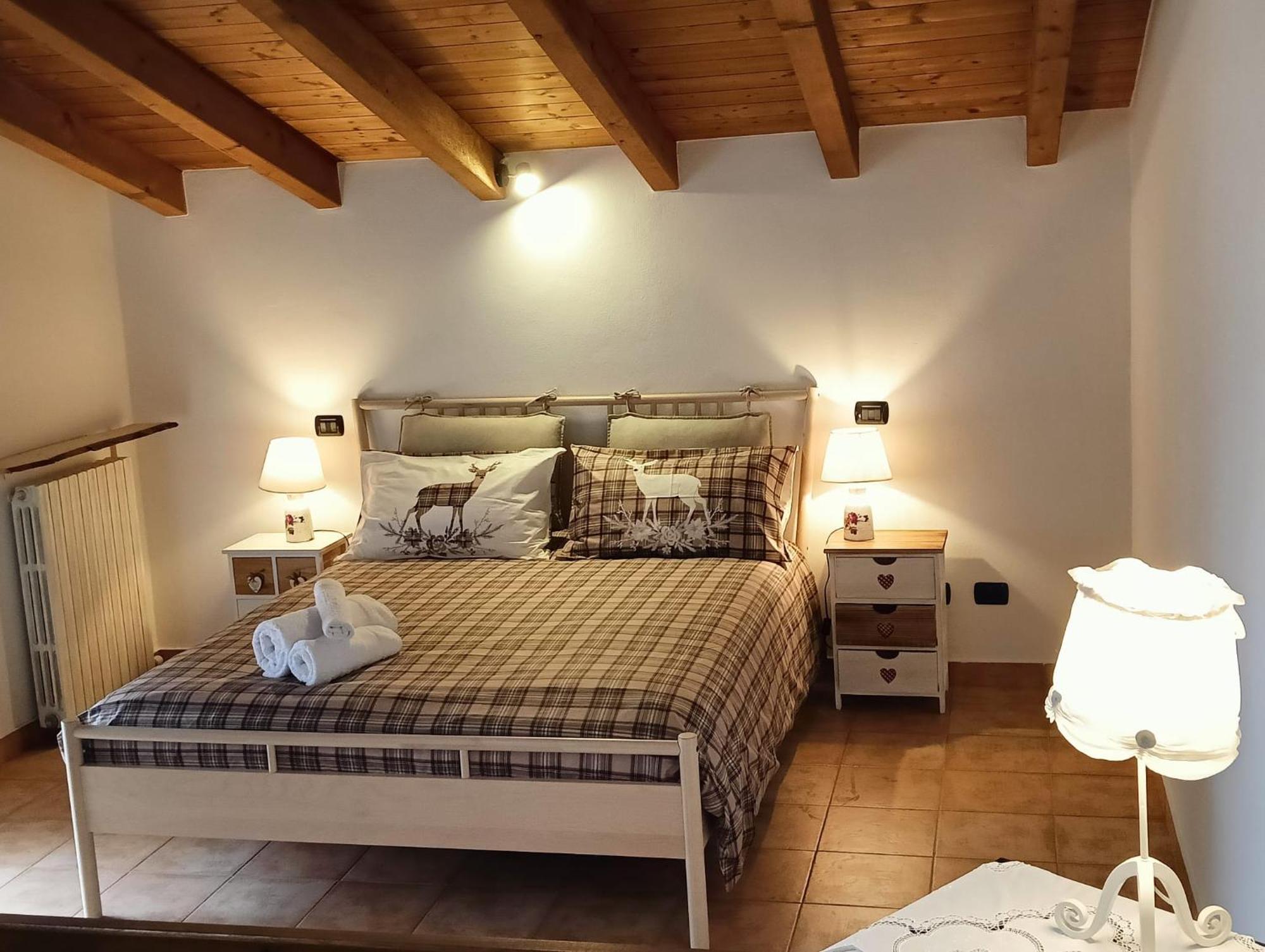 Casa Vacanze Monte Galetto Буссоленго Екстер'єр фото